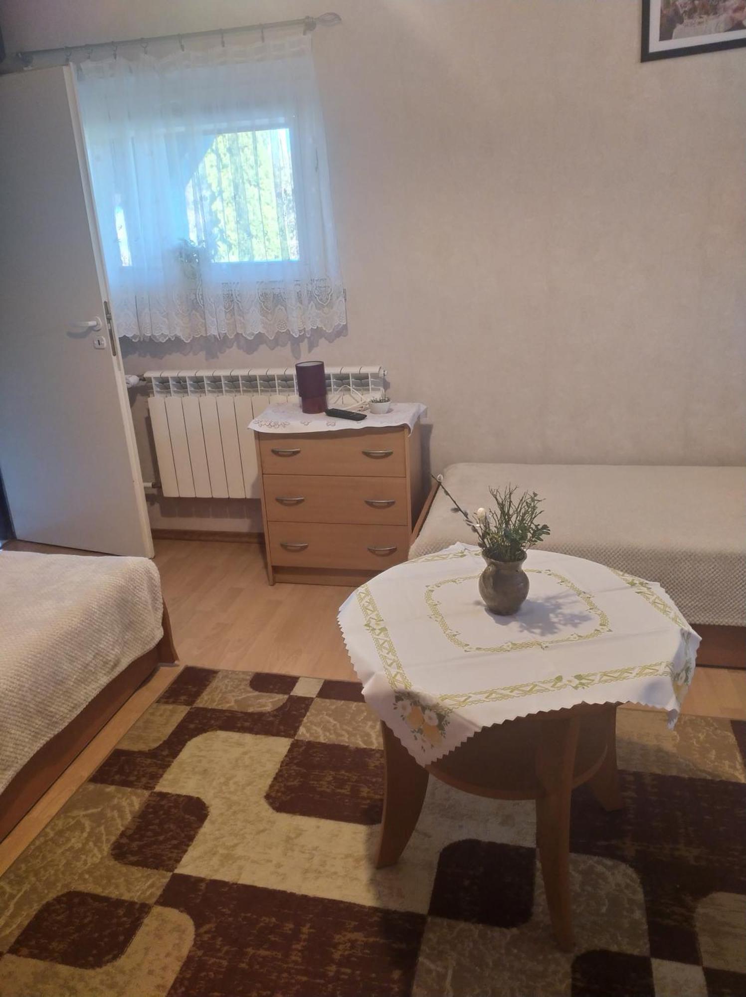 Farma Daleko Od Szosy - I *